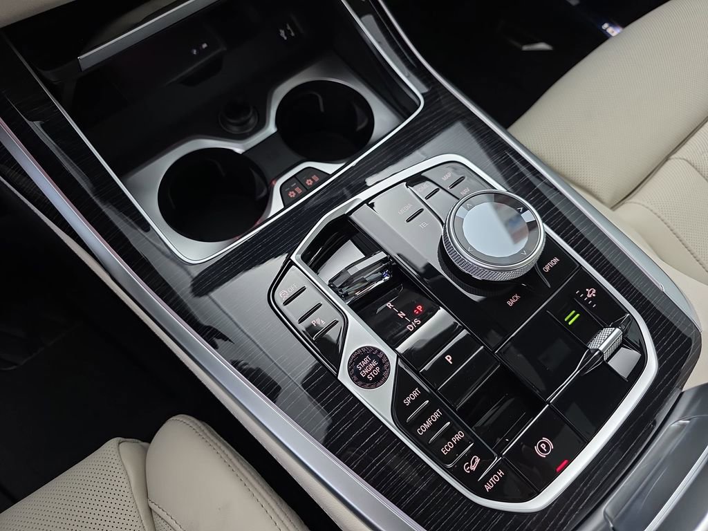 New 2026 BMW X7 M60i image 26