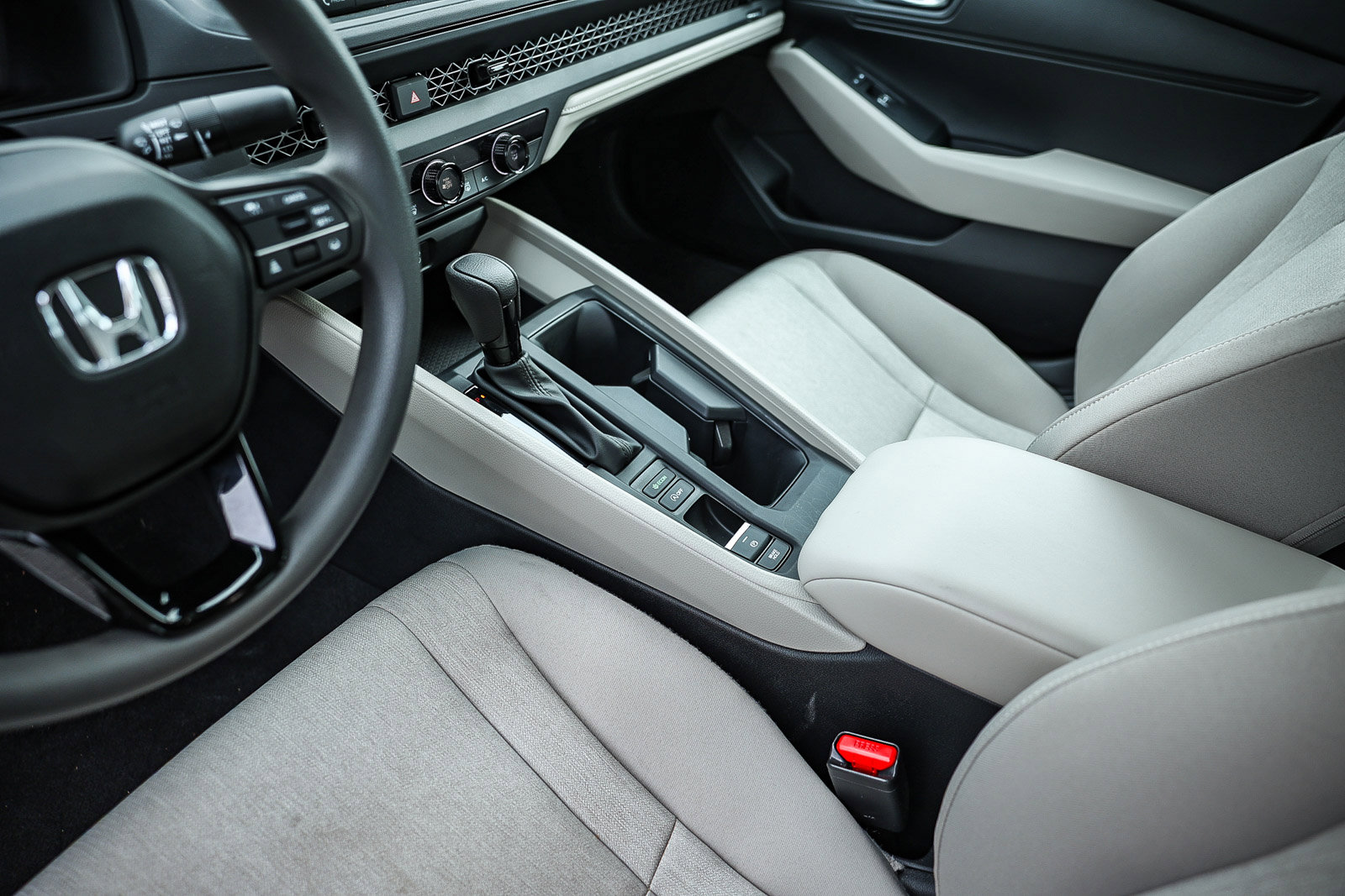 Used 2025 Honda Accord LX image 24