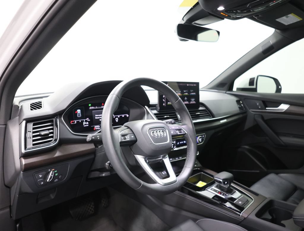 Used 2023 Audi Q5 2.0T Premium Plus w/ Premium Plus Package AWD/4WD image 15