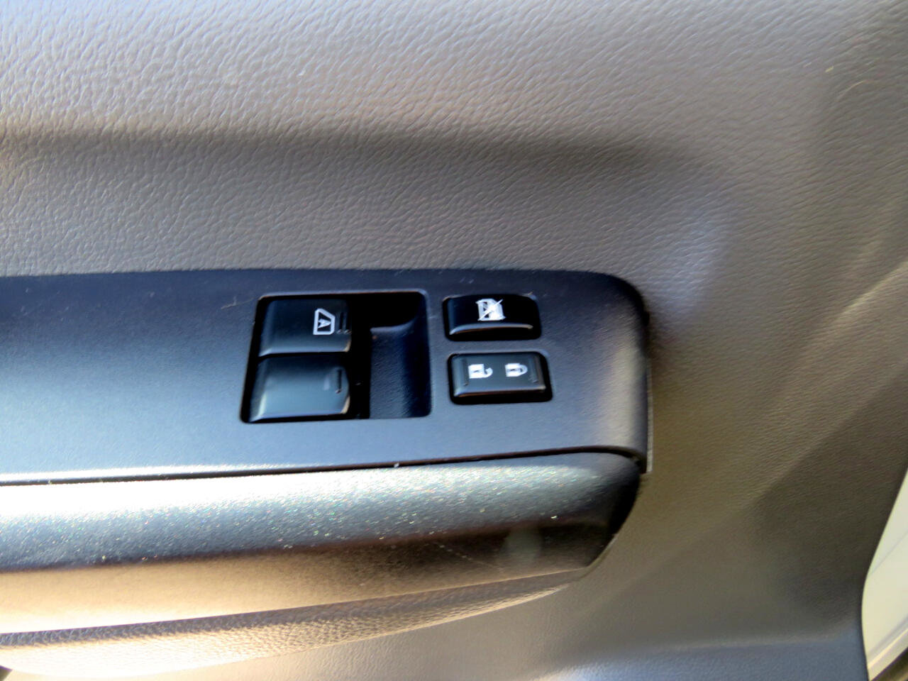 Used 2017 Nissan NV 3500 SV image 14