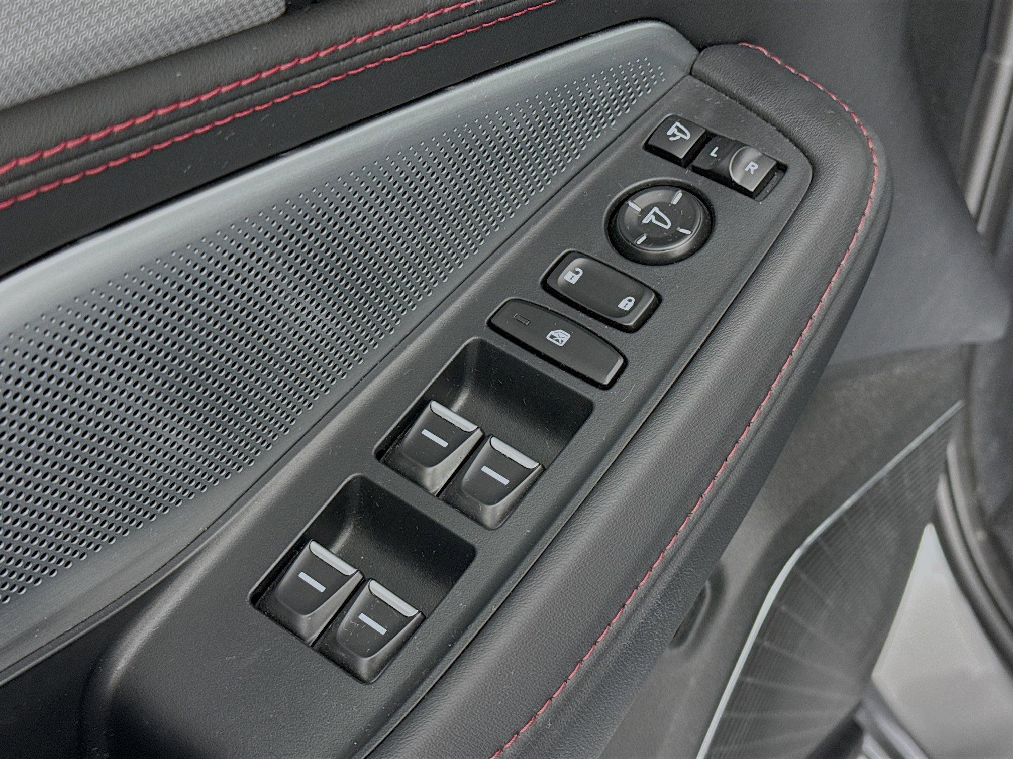 Used 2025 Acura MDX A-Spec image 18