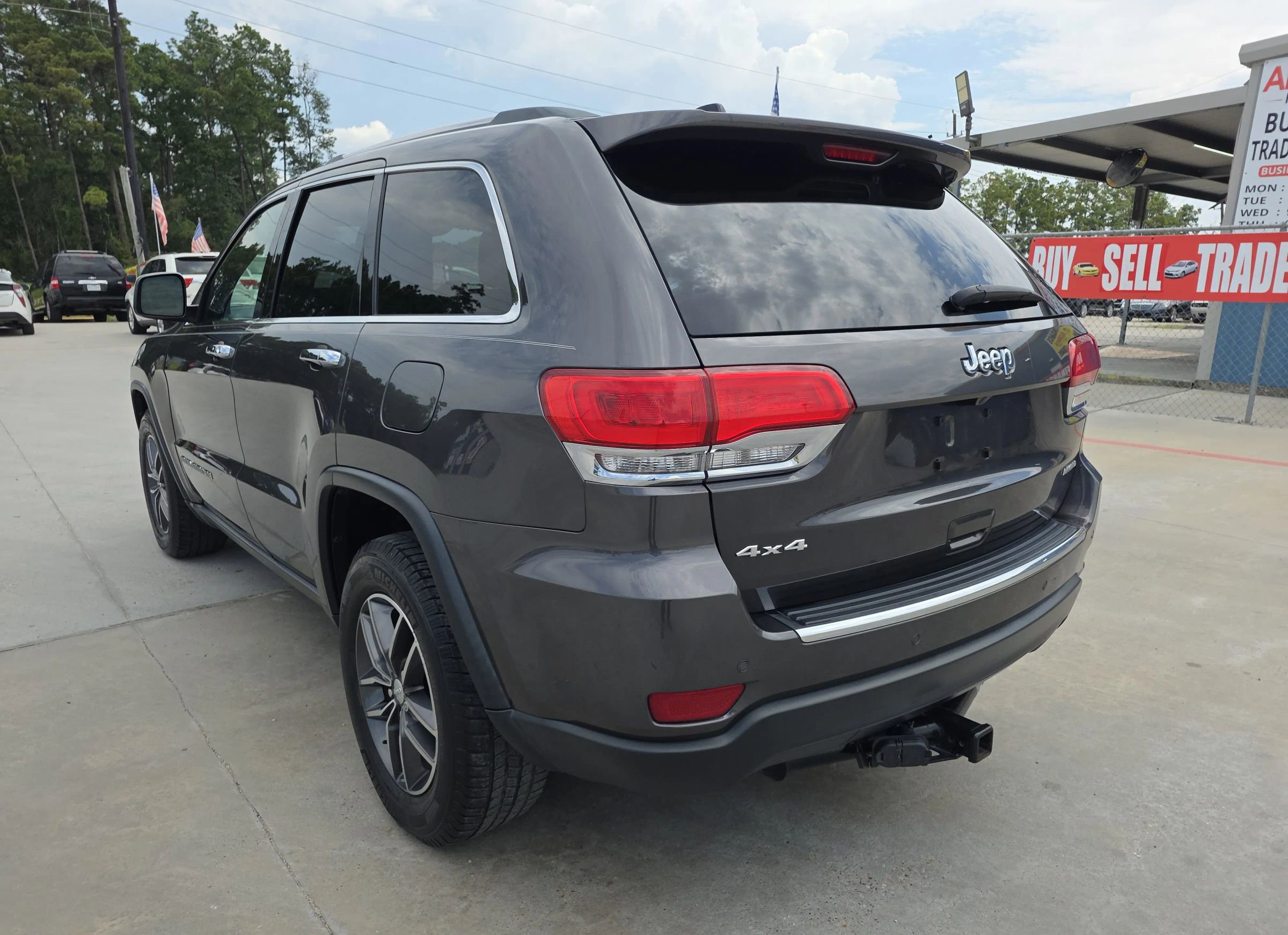 Used 2018 Jeep Grand Cherokee Limited image 13