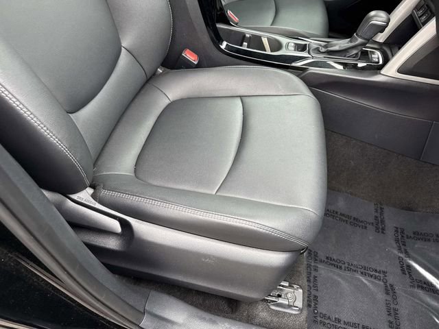 Used 2025 Toyota Corolla Cross XLE image 10