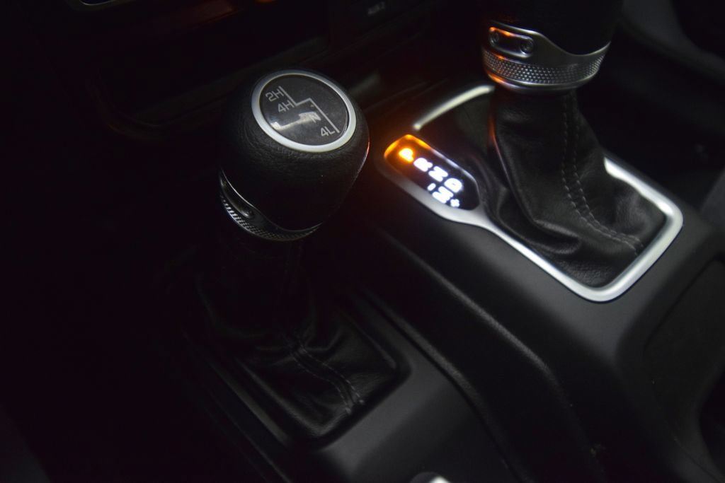Used 2024 Jeep Wrangler Unlimited Sport AWD/4WD image 26