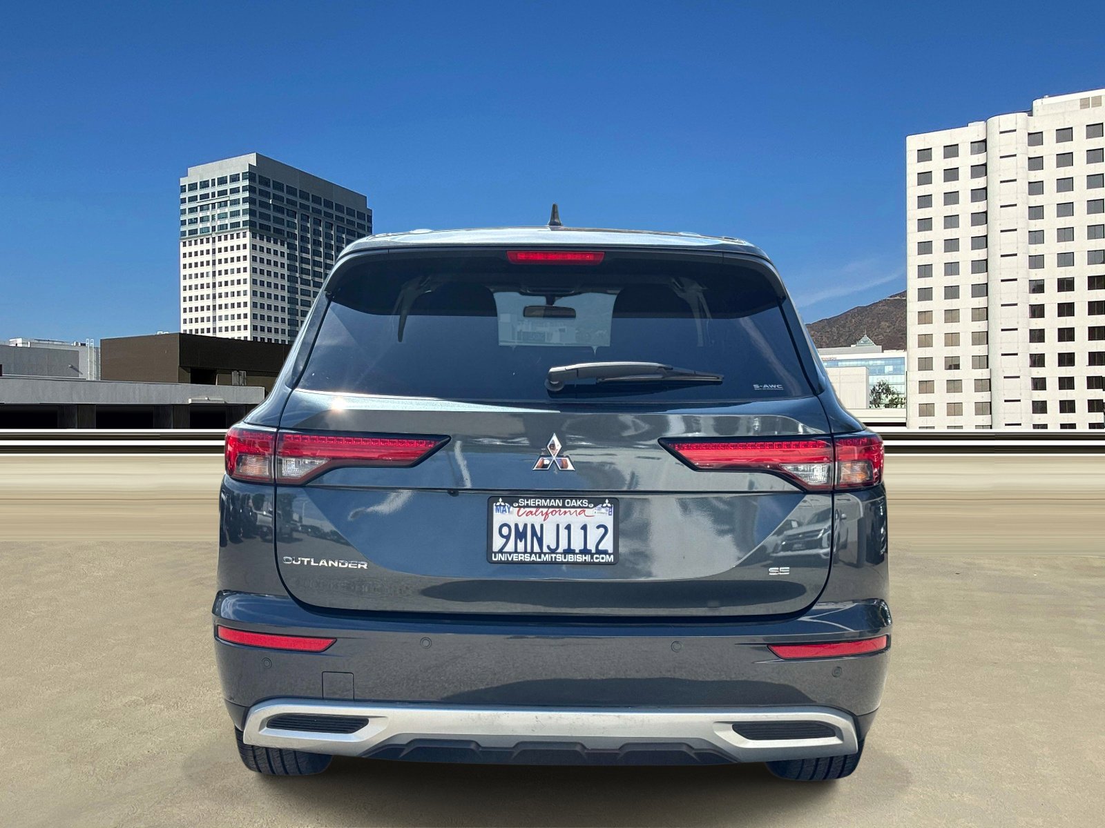 Used 2024 Mitsubishi Outlander AWD image 4