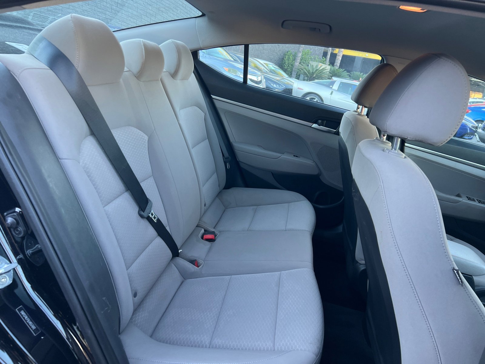 Used 2020 Hyundai Elantra SE FWD image 19