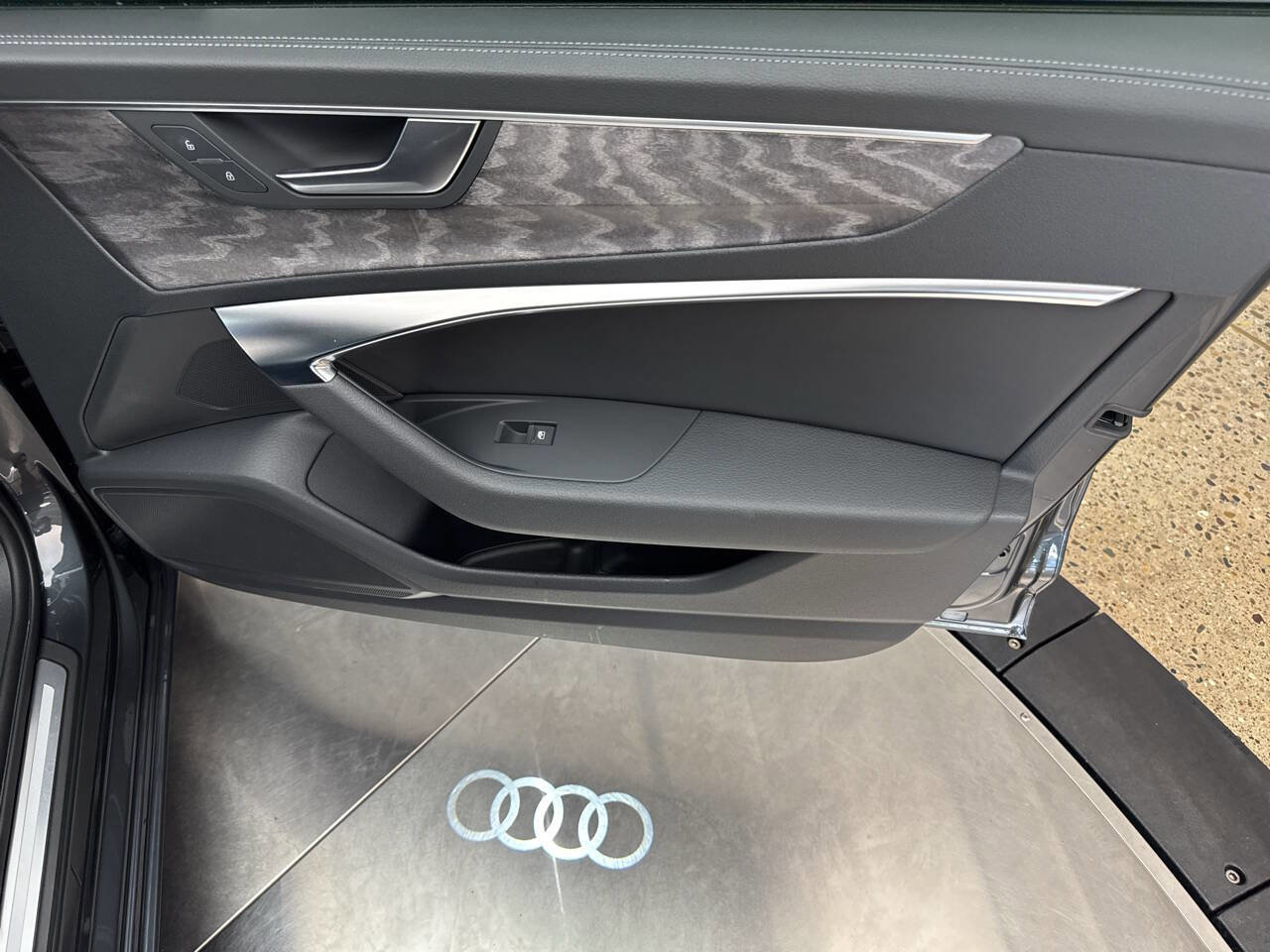 Used 2024 Audi A6 2.0T Premium w/ Convenience Package image 33