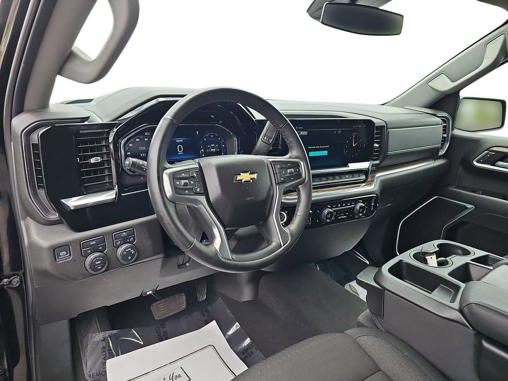 Used 2025 Chevrolet Silverado 1500 LT AWD/4WD image 16