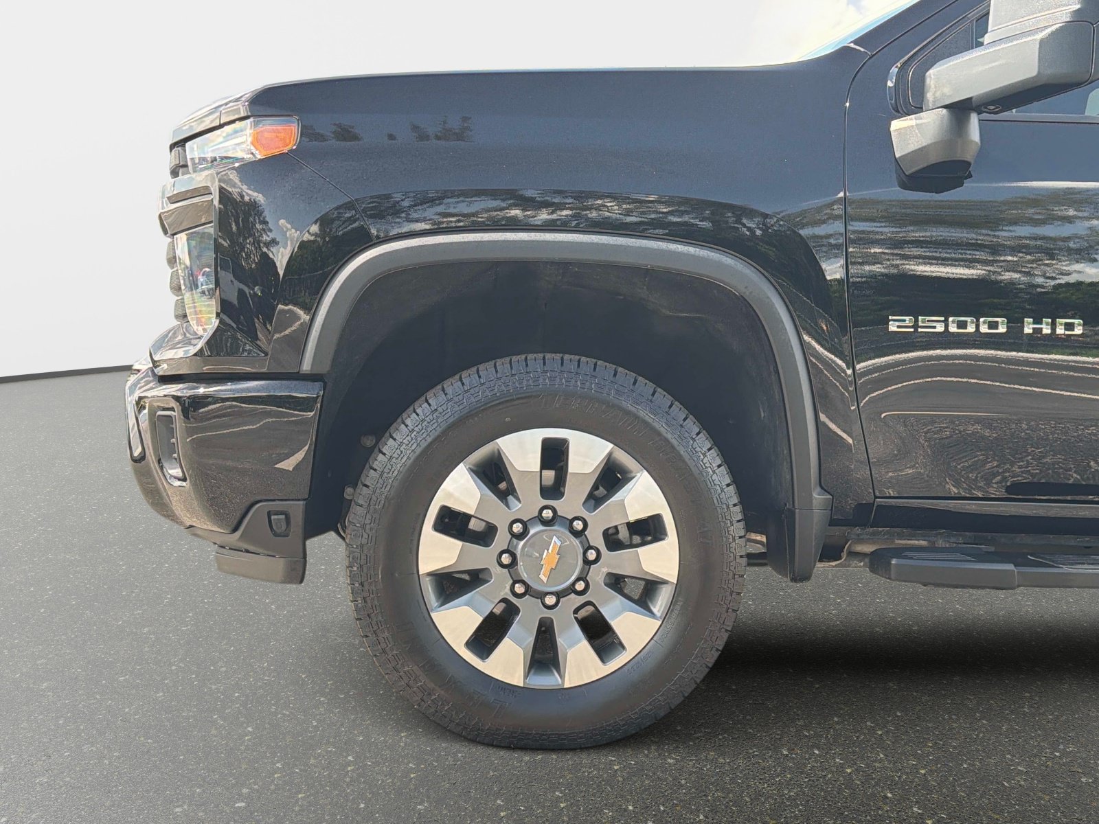 Used 2024 Chevrolet Silverado 2500 Custom w/ Custom Value Package AWD/4WD image 12