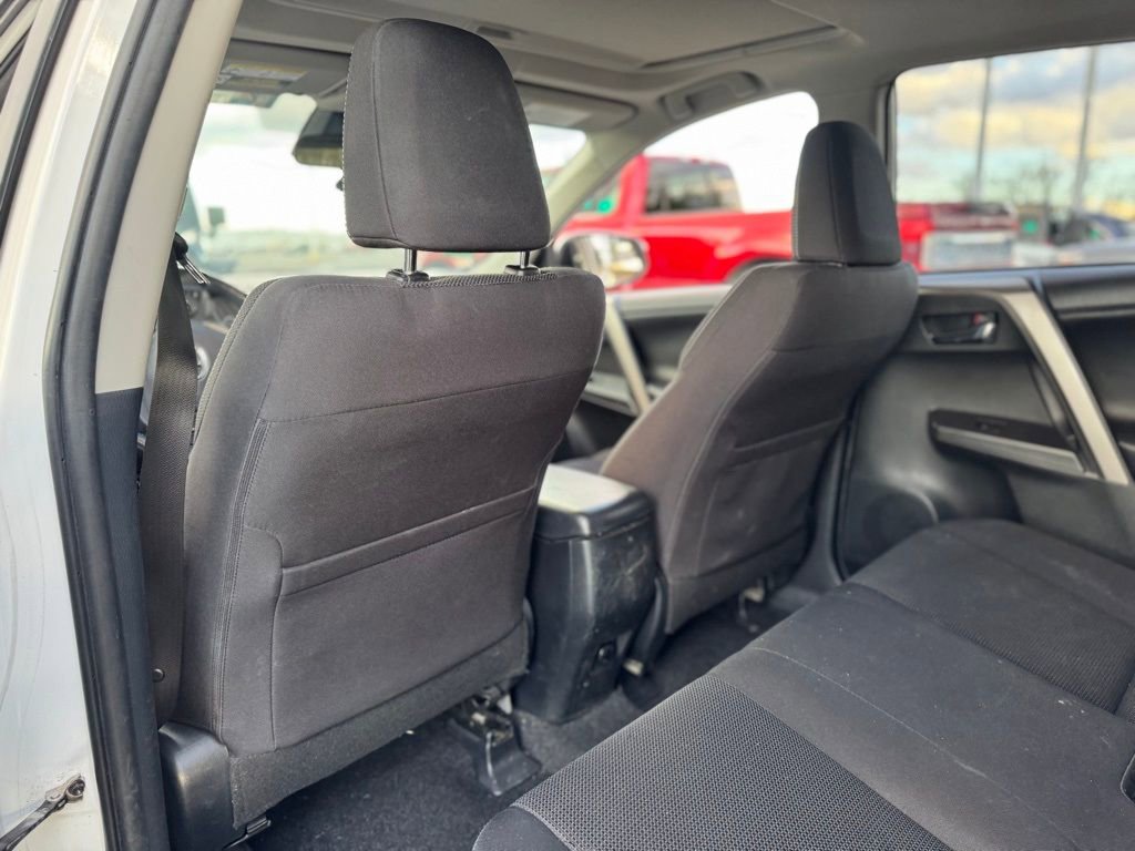 Used 2018 Toyota RAV4 XLE AWD/4WD image 15