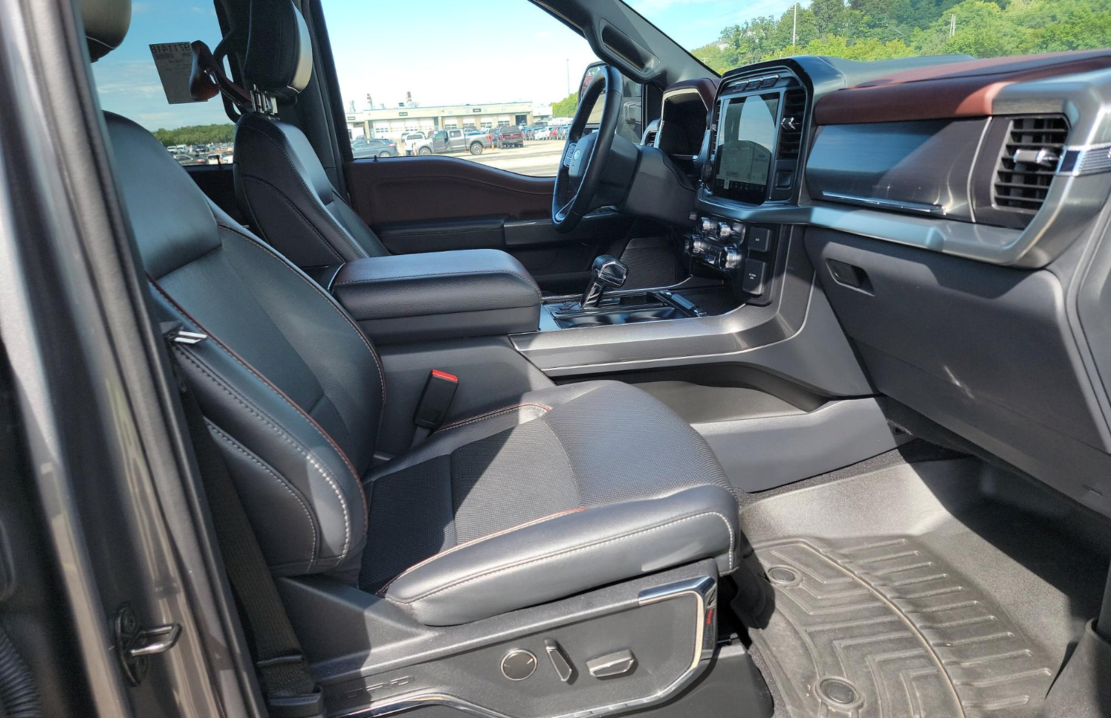 Used 2023 Ford F150 Lariat w/ Equipment Group 502A High AWD/4WD image 9