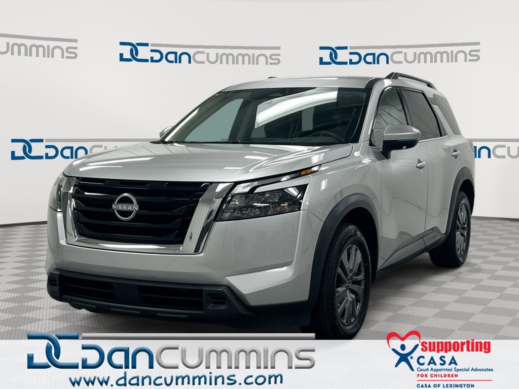 Used 2024 Nissan Pathfinder SV FWD image 1
