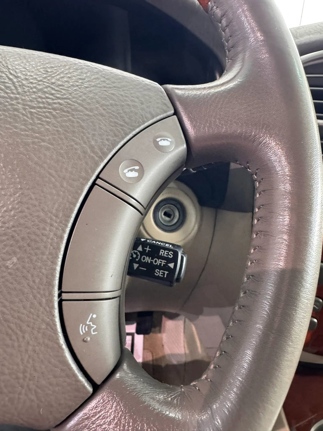 Used 2004 Lexus LX 470 4WD image 30