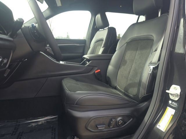 New 2026 Jeep Grand Cherokee L 4WD image 9