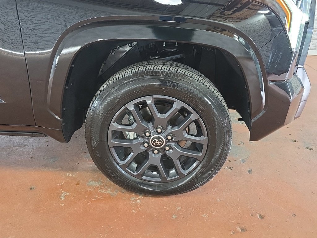 Used 2023 Toyota Tundra Platinum image 9