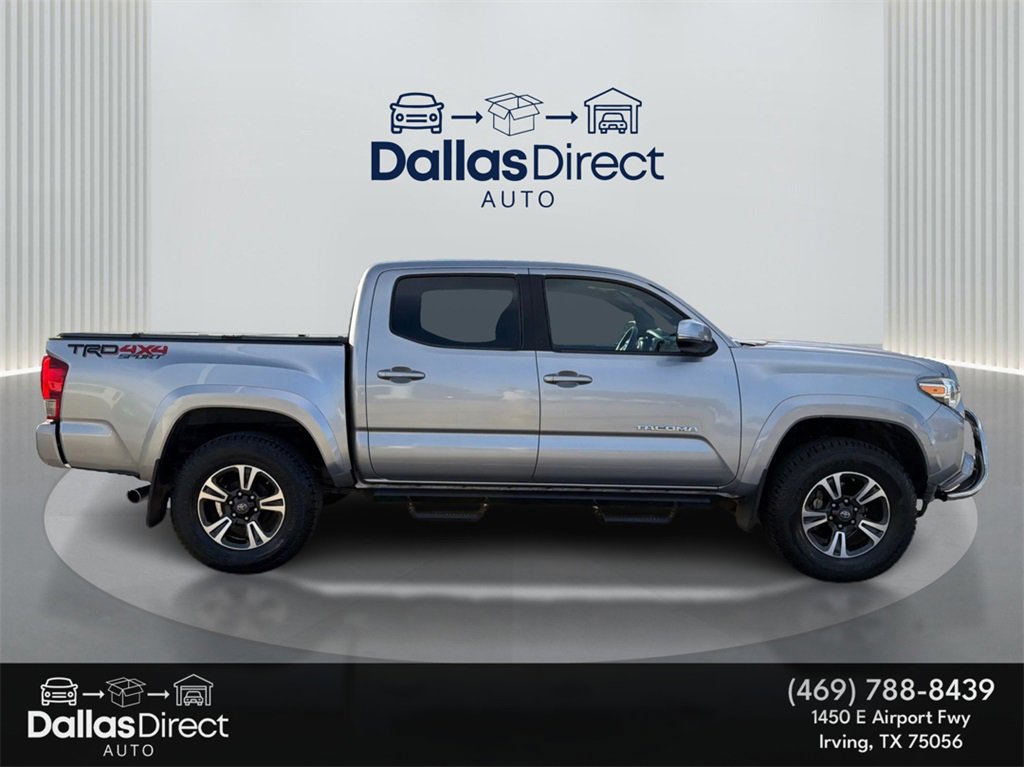 Used 2017 Toyota Tacoma TRD Sport image 5