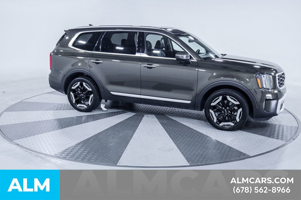 Used 2025 Kia Telluride S FWD image 13