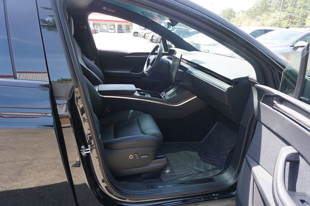 Used 2023 Tesla Model X image 15