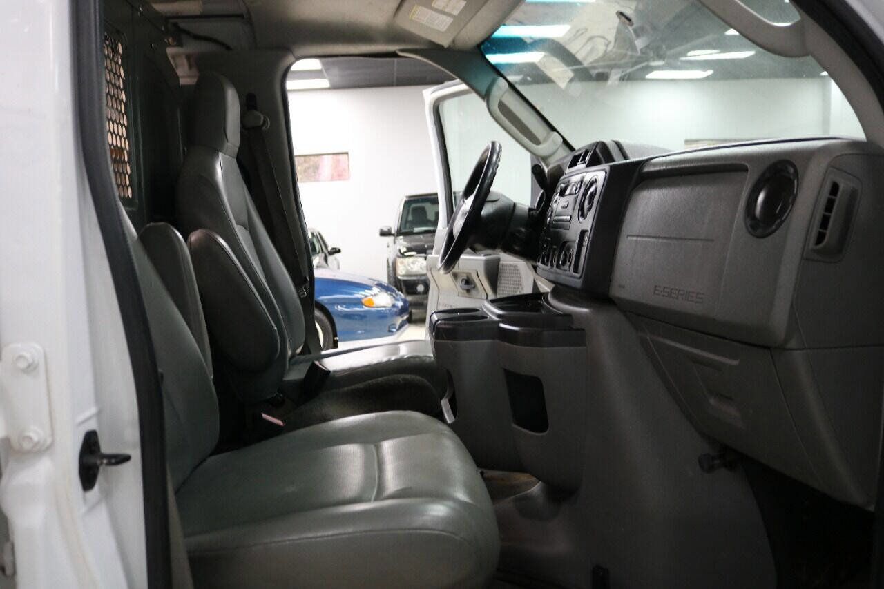 Used 2014 Ford E-150 and Econoline 150 w/ Power Group image 27
