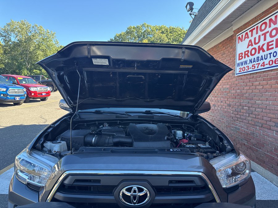 Used 2017 Toyota Tacoma SR5 AWD/4WD image 31