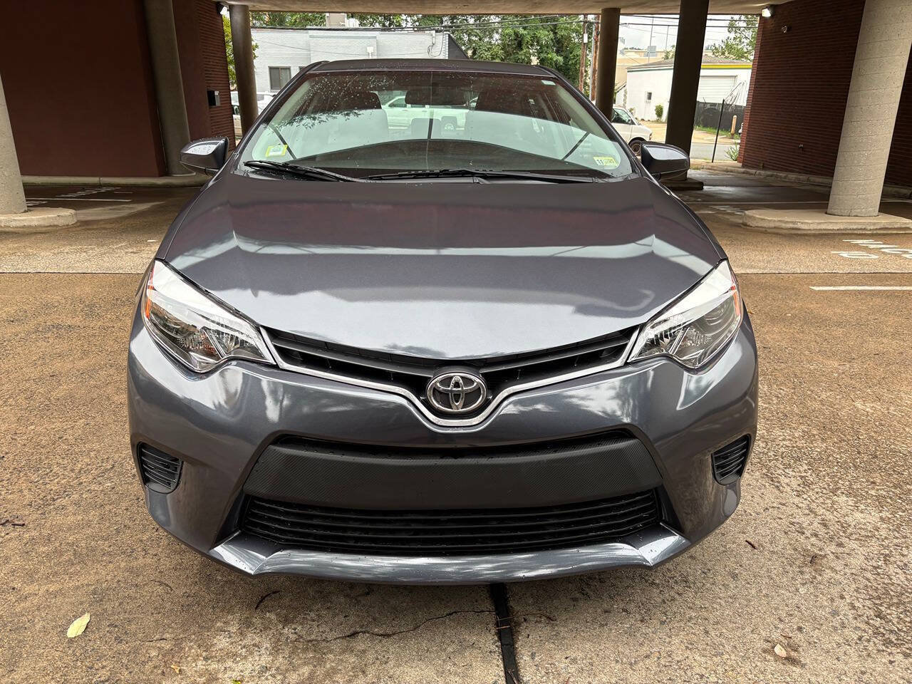 Used 2015 Toyota Corolla LE FWD image 2