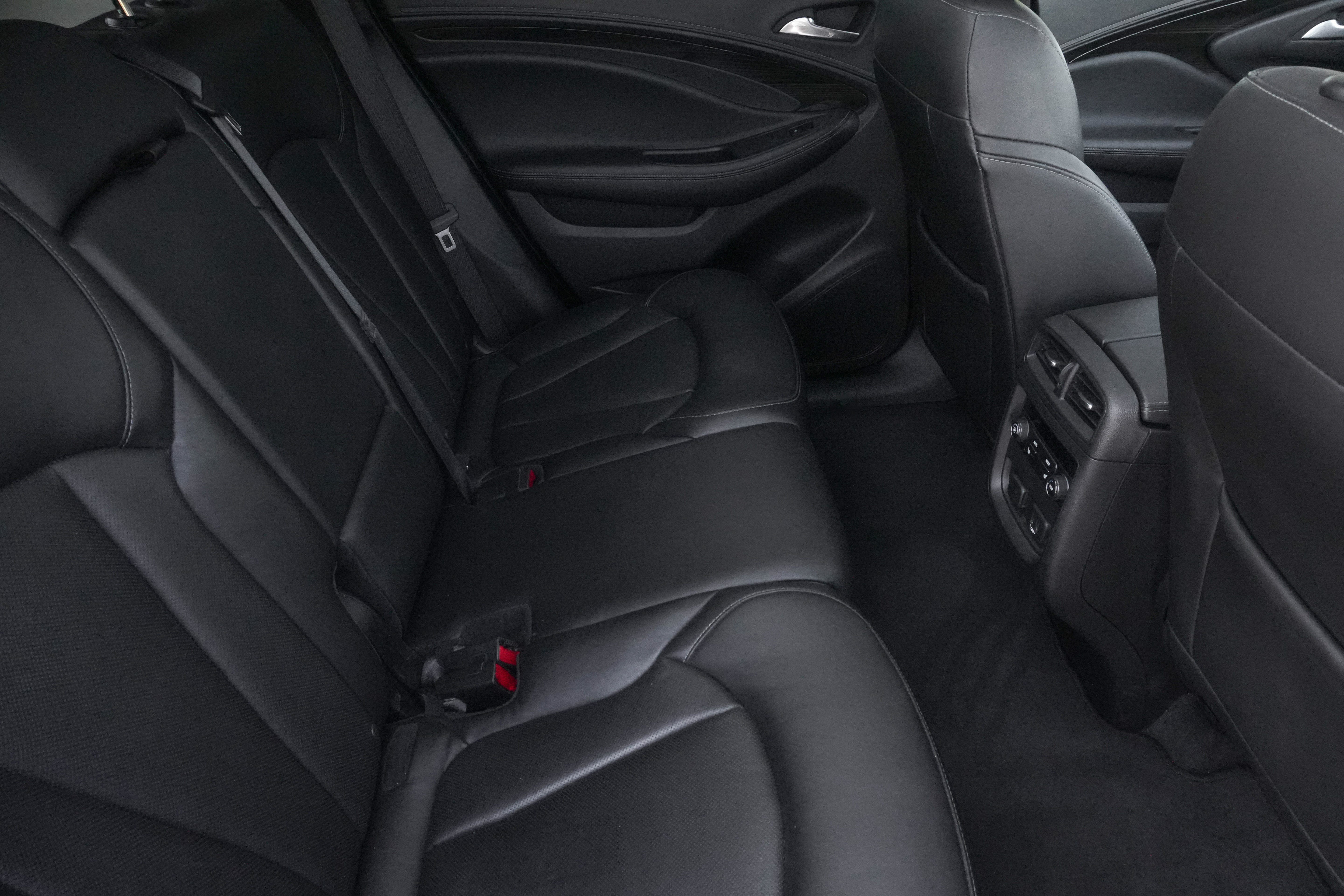 Used 2020 Buick Envision Essence w/ Experience Buick Package FWD image 36