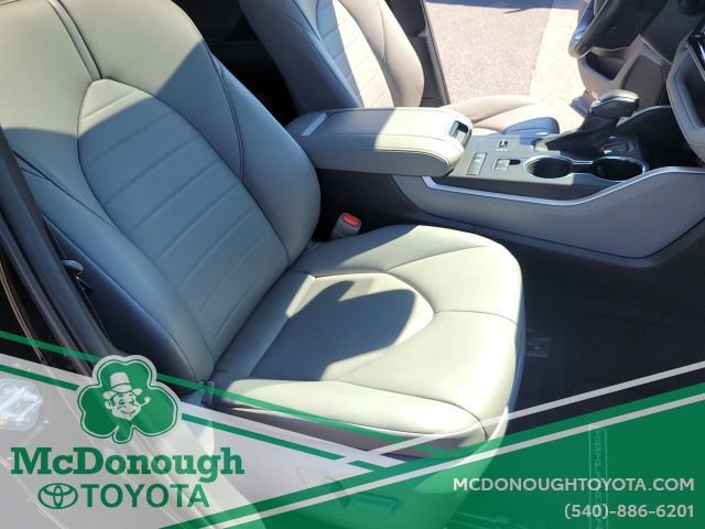 Used 2021 Toyota Highlander XLE image 31