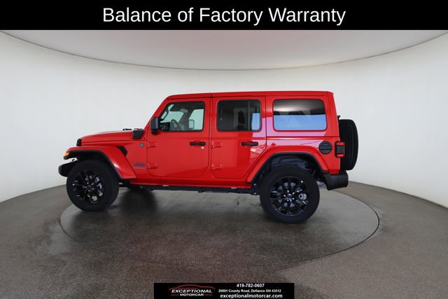 Used 2025 Jeep Wrangler Unlimited Sahara w/ Safety Group image 8