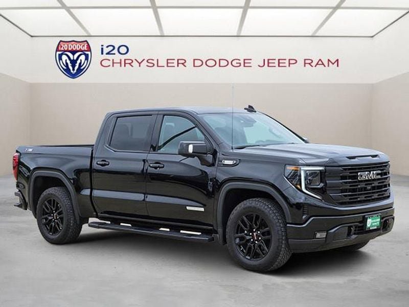 Used 2025 GMC Sierra 1500 Elevation w/ Elevation Premium Package AWD/4WD image 1