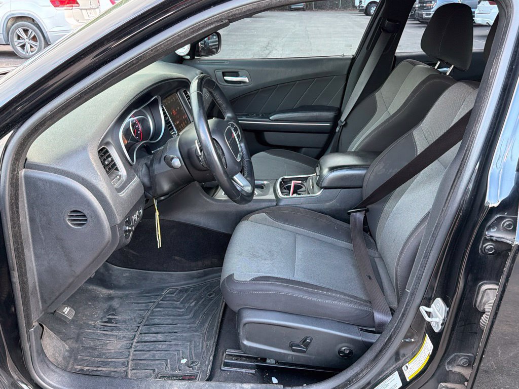 Used 2015 Dodge Charger R/T RWD image 11