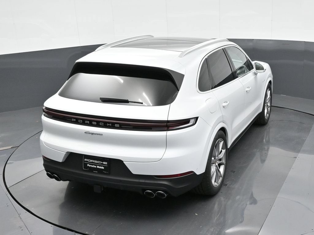 Certified 2025 Porsche Cayenne E-Hybrid AWD/4WD image 29