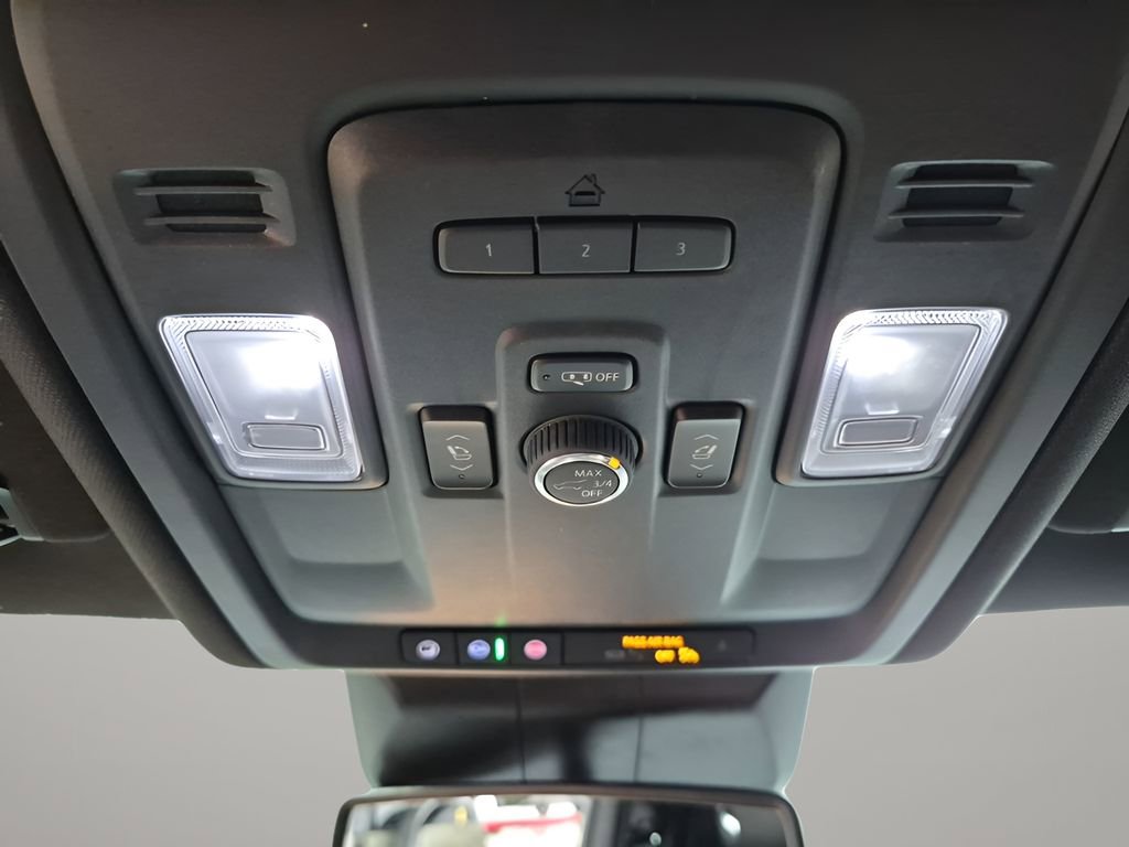 Used 2023 Cadillac Escalade ESV Luxury image 41