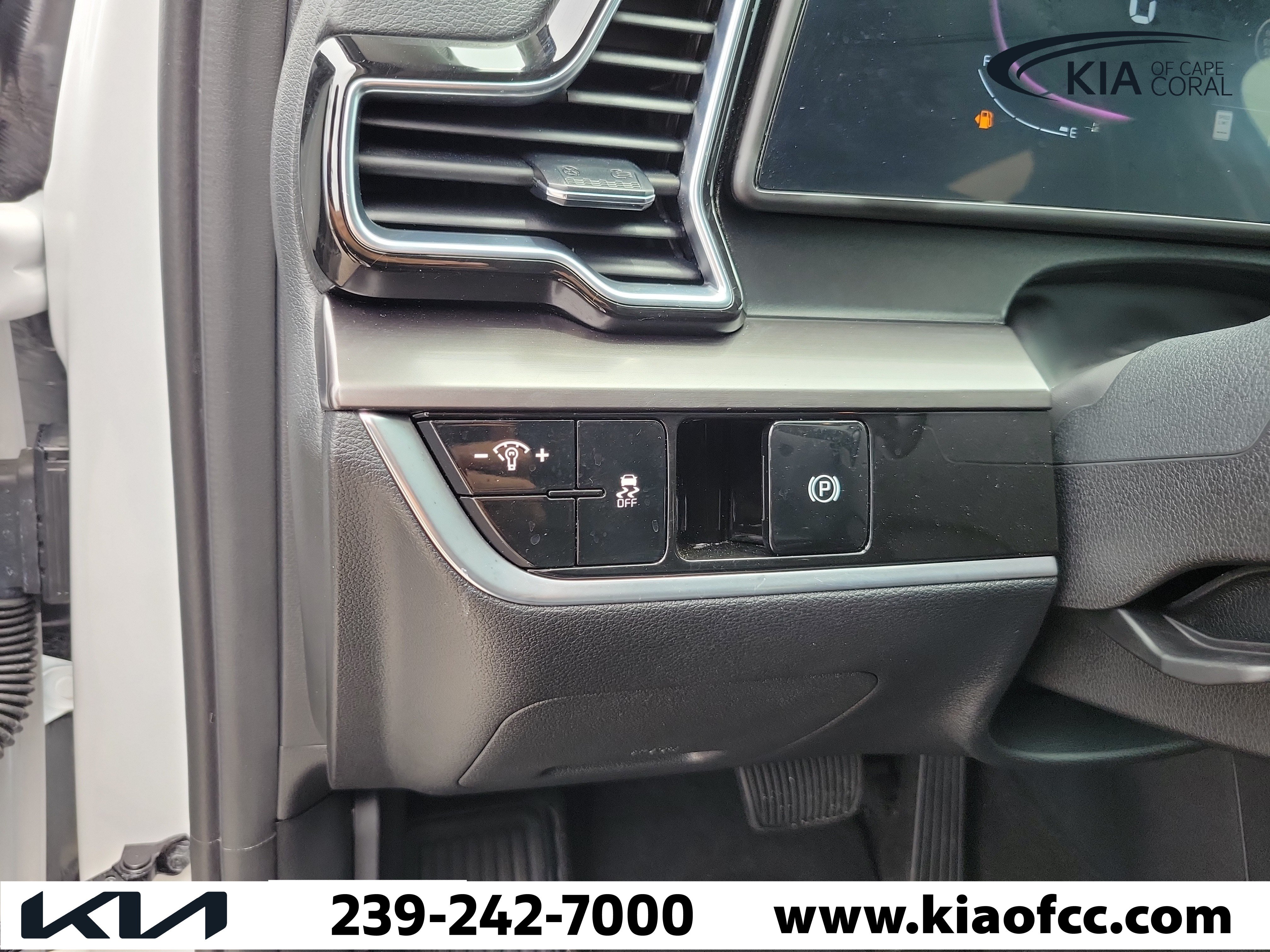 Certified 2024 Kia Sportage EX FWD image 22