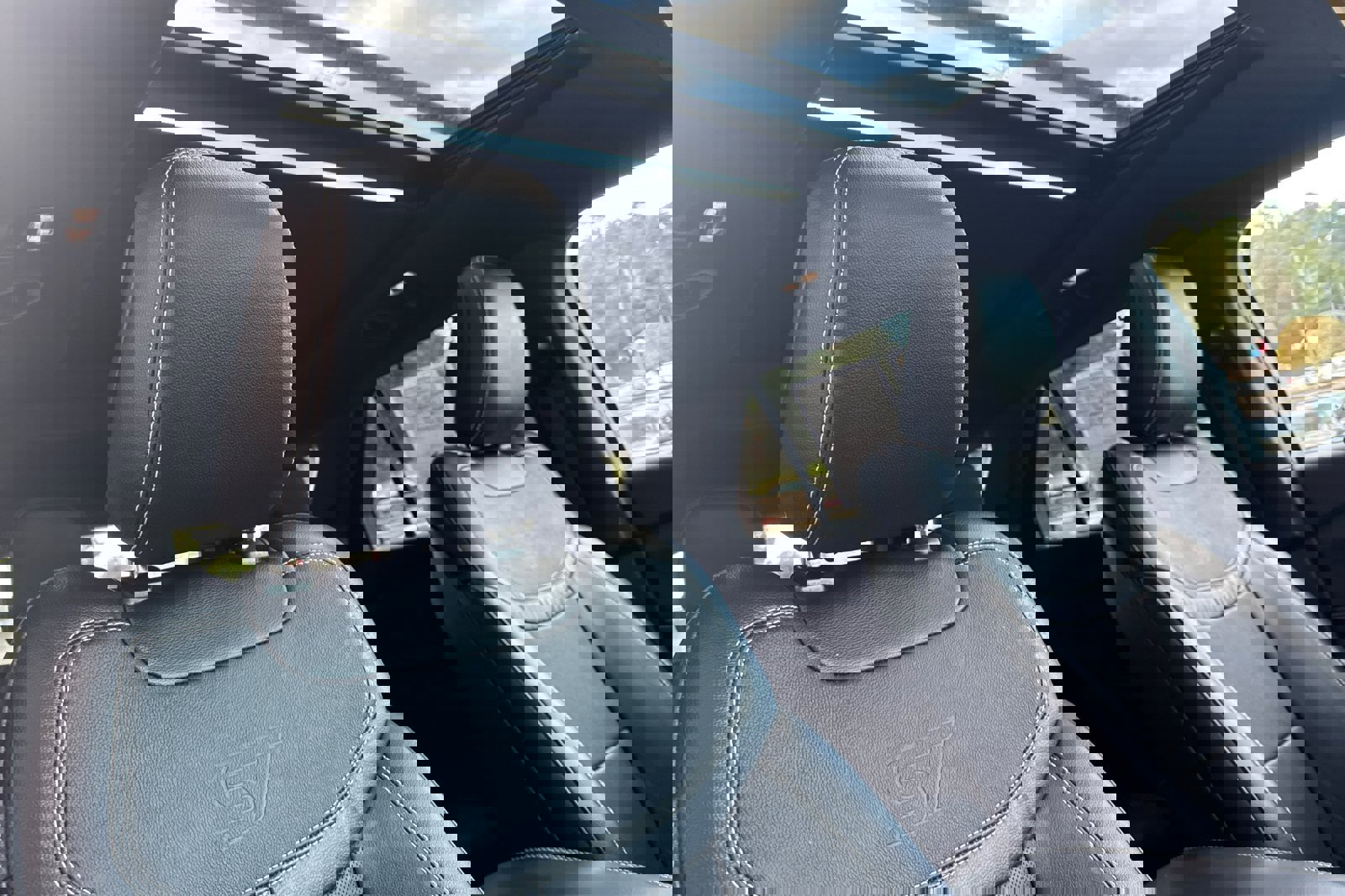 Used 2020 Ford Explorer ST w/ Premium Technology Package image 18