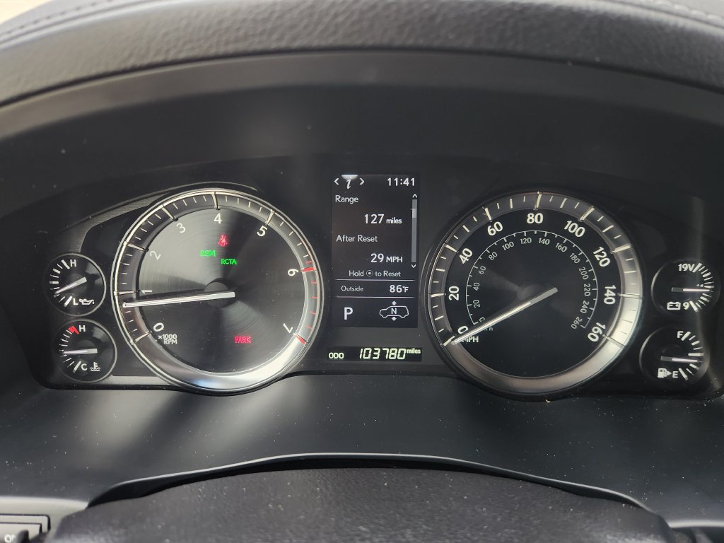 Used 2020 Lexus LX 570 4WD w/ 3rd Row & Luxury Pkg image 15