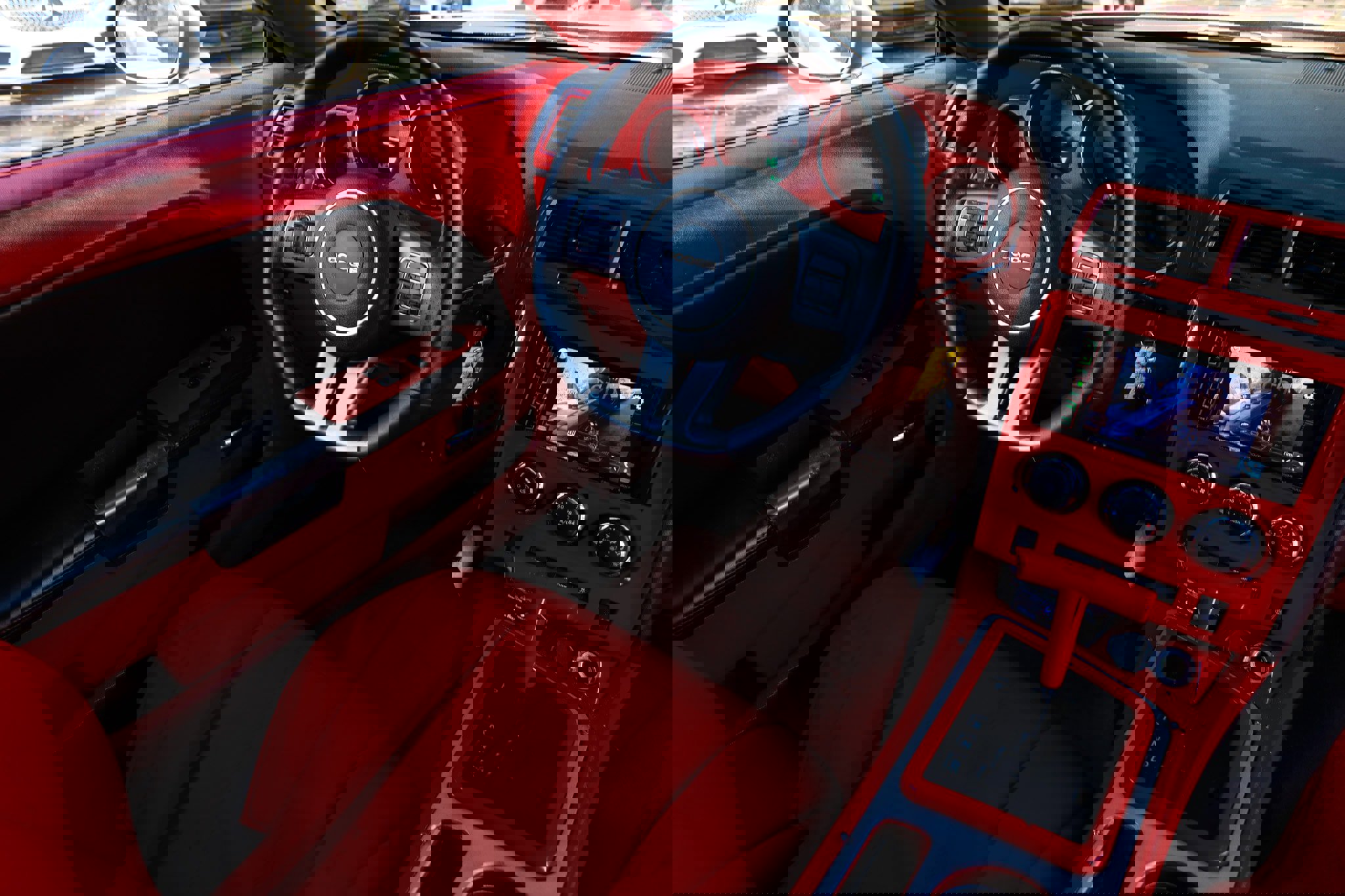 Used 2014 Dodge Challenger R/T image 17