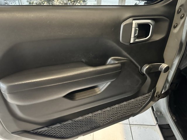 Used 2018 Jeep Wrangler Sport image 9