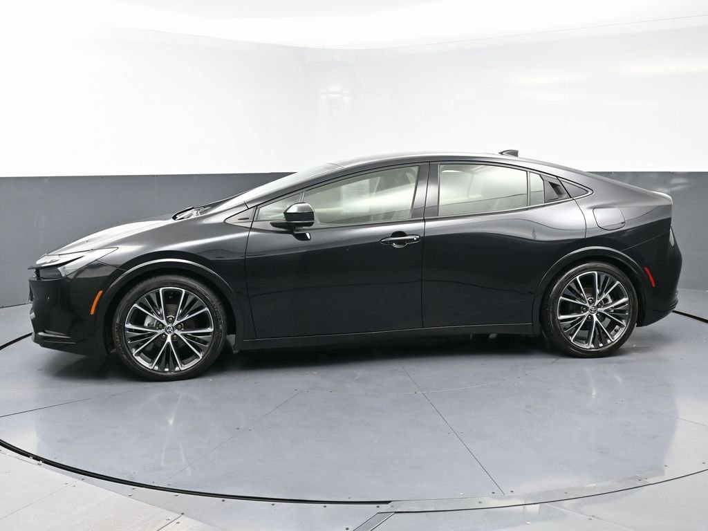 Used 2024 Toyota Prius XLE image 6