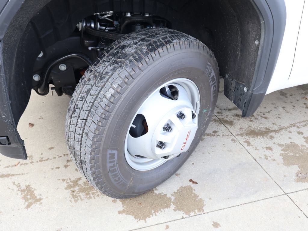 New 2026 GMC Sierra 3500 Pro w/ Convenience Package image 39