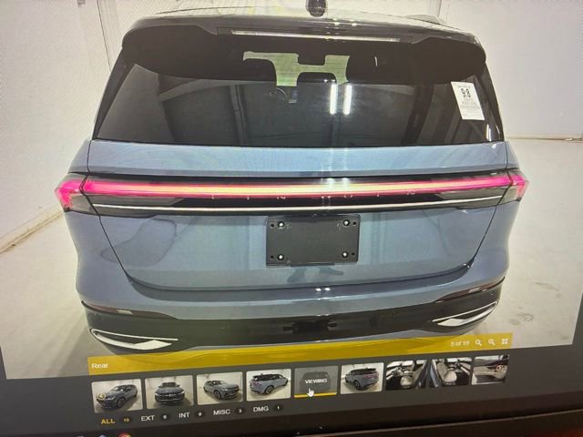 Used 2025 Lincoln Nautilus Reserve AWD/4WD image 4