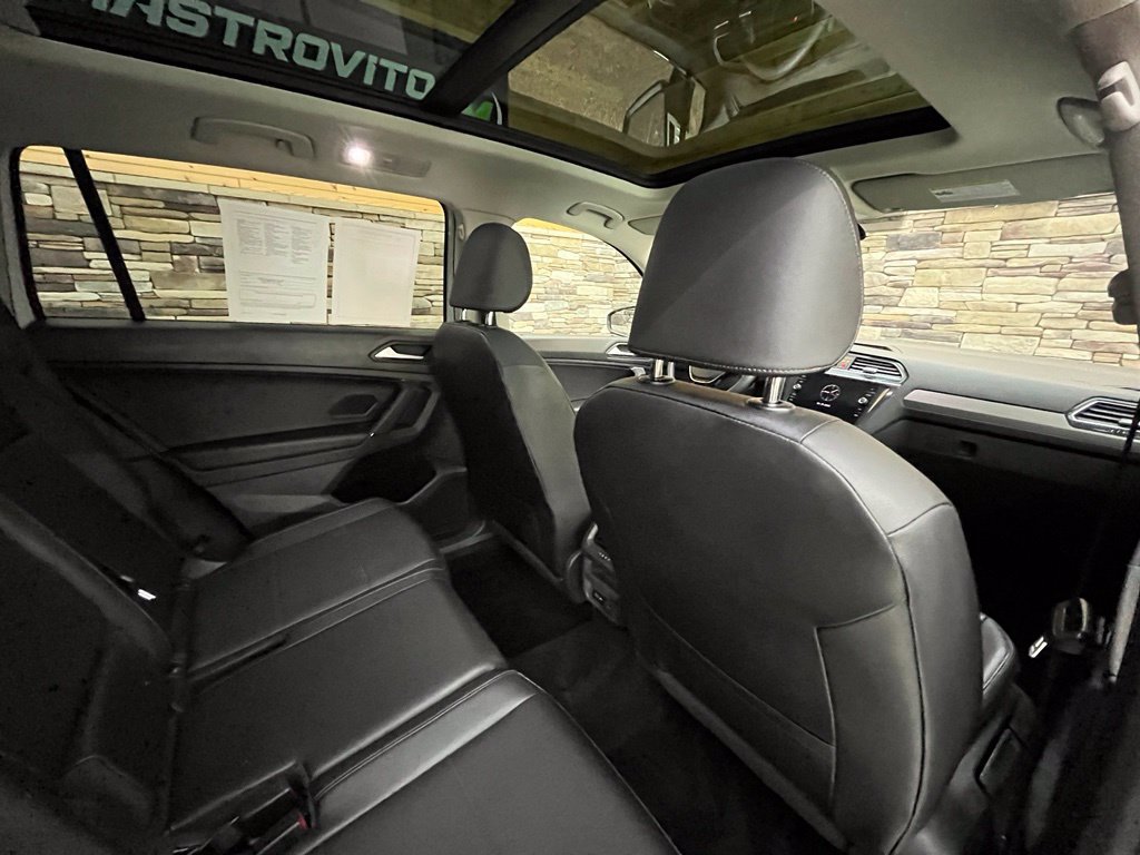 Used 2020 Volkswagen Tiguan SE w/ Panoramic Sunroof Package AWD/4WD image 42