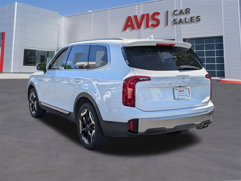 Used 2025 Kia Telluride S image 9