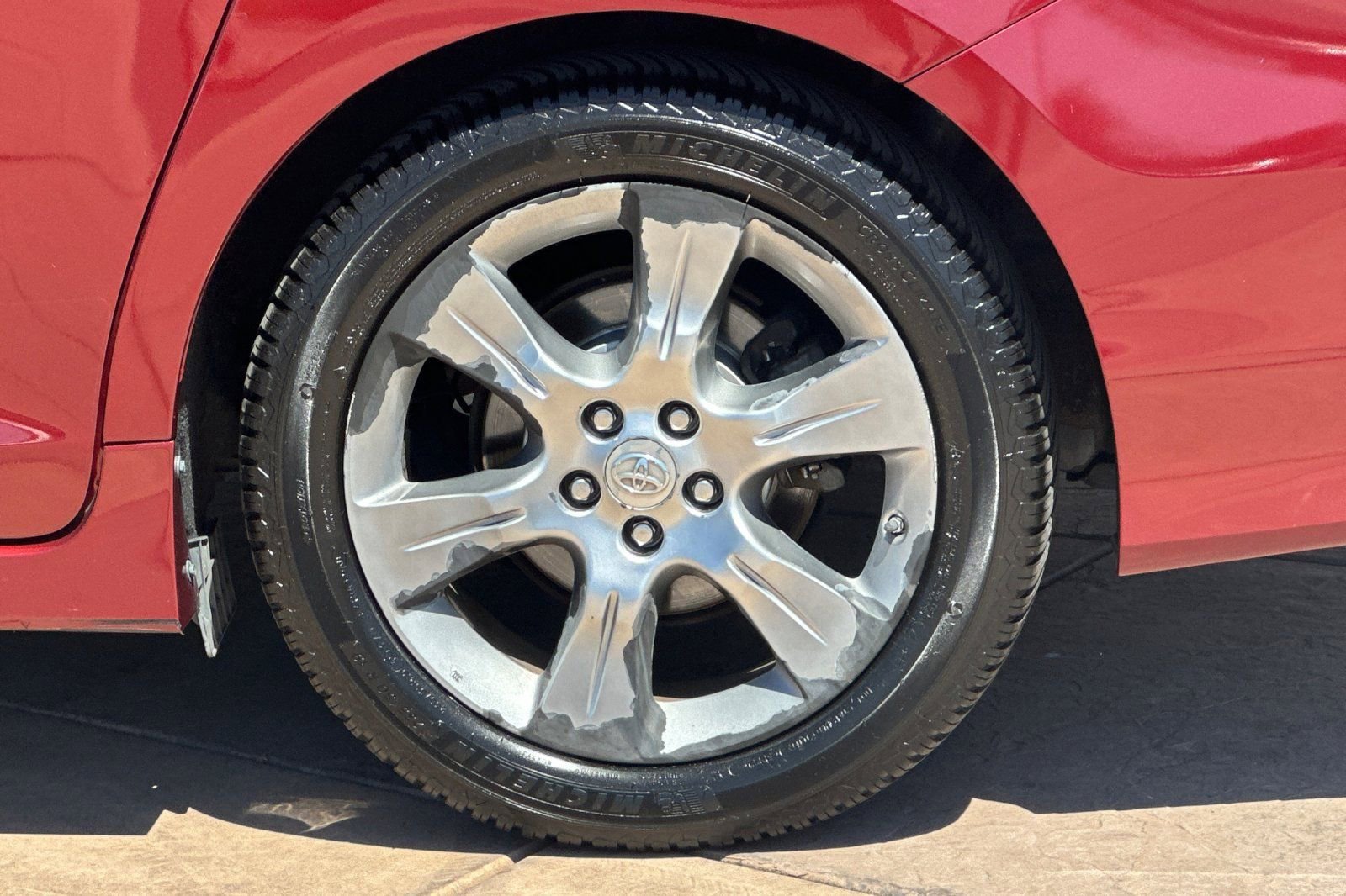 Used 2014 Toyota Sienna SE FWD image 31