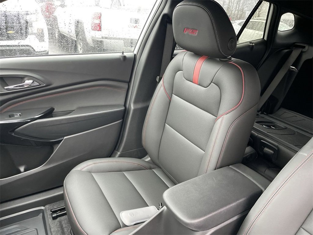 New 2026 Chevrolet Trax RS w/ Sunroof Package image 24