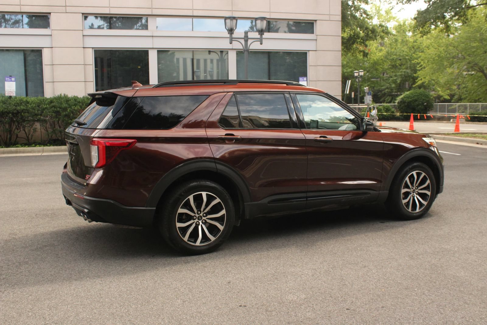 Used 2020 Ford Explorer ST w/ Premium Technology Package AWD/4WD image 7