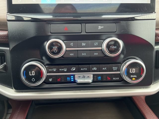 Used 2023 Ford Expedition Limited AWD/4WD image 32