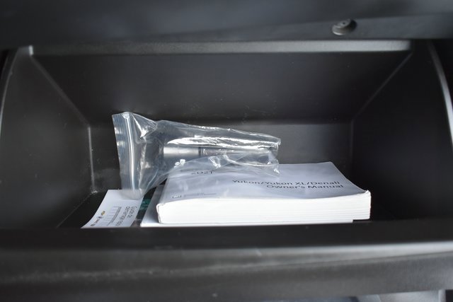 Used 2021 GMC Yukon XL SLE image 46