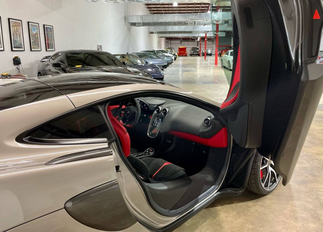 Used 2017 McLaren 570S RWD image 56