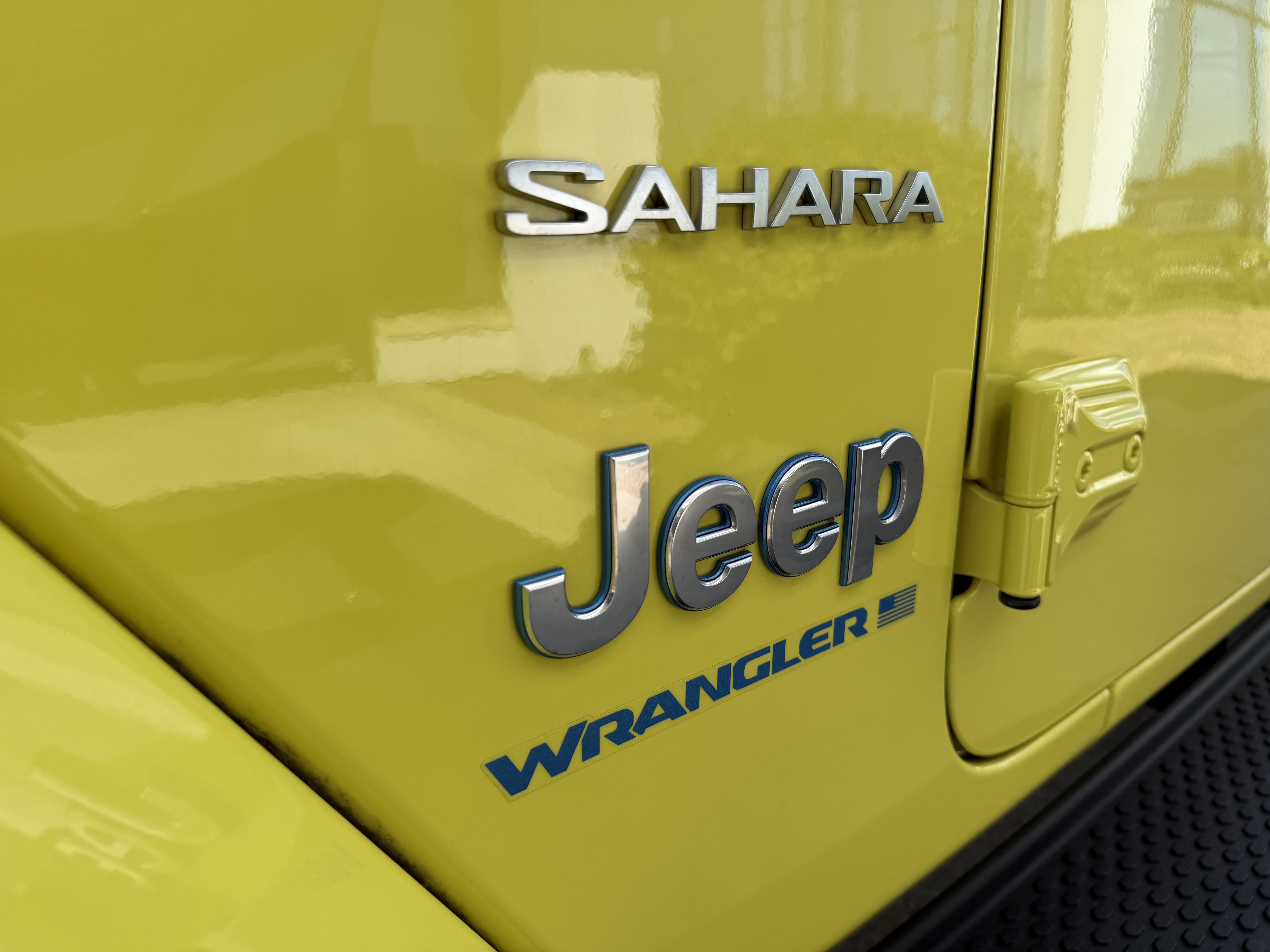 Used 2023 Jeep Wrangler Sahara w/ Cold Weather Group image 19