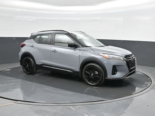 Used 2024 Nissan Kicks SR image 5